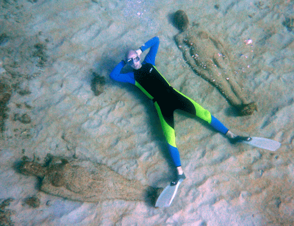 The mandatory pose with the naked lady statues in the underwater sculpture park, our fabulous photographer Rik! The mandatory pose with the naked lady statues in the underwater sculpture park, our fabulous photographer Rik!